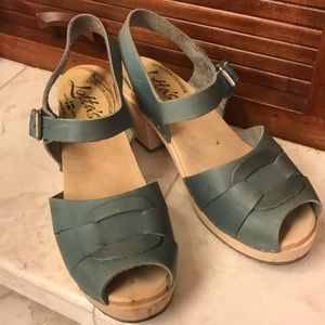 Lotta from Stockholm blue peep toe clogs 8